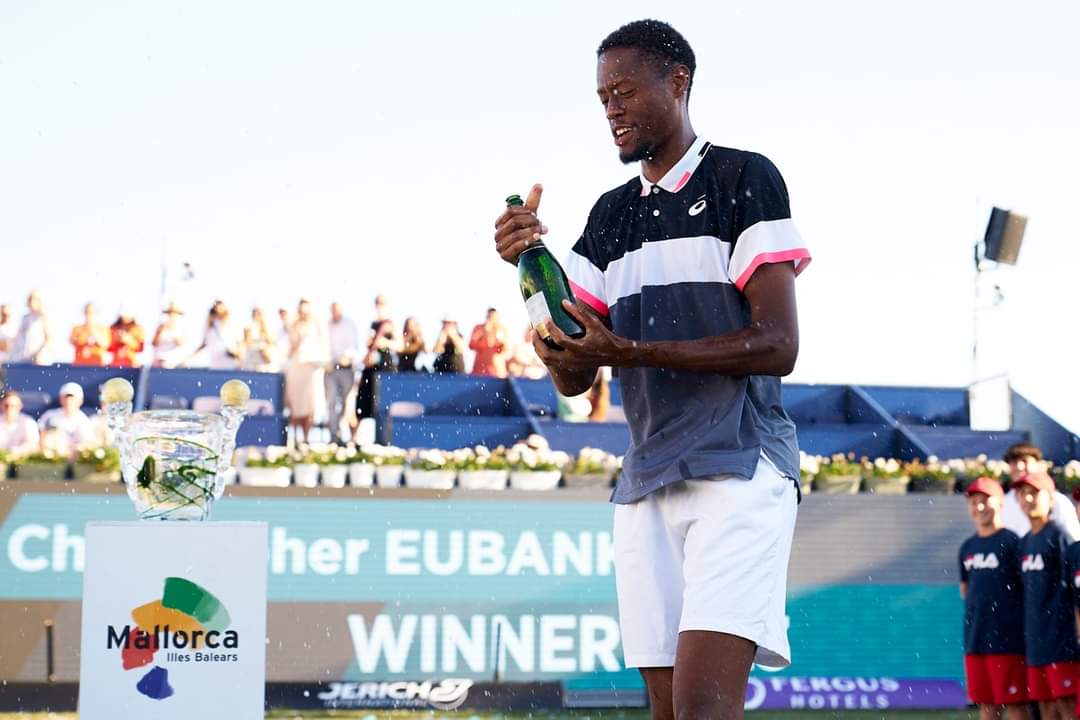 MallorcaChamps's tweet photo. WELCOME 2024! 🍾🍾

New Year, new opportunities, new victories! May your life be a continuous Grand Slam.

#MallorcaChampionships https://t.co/vSS2DvC1Di