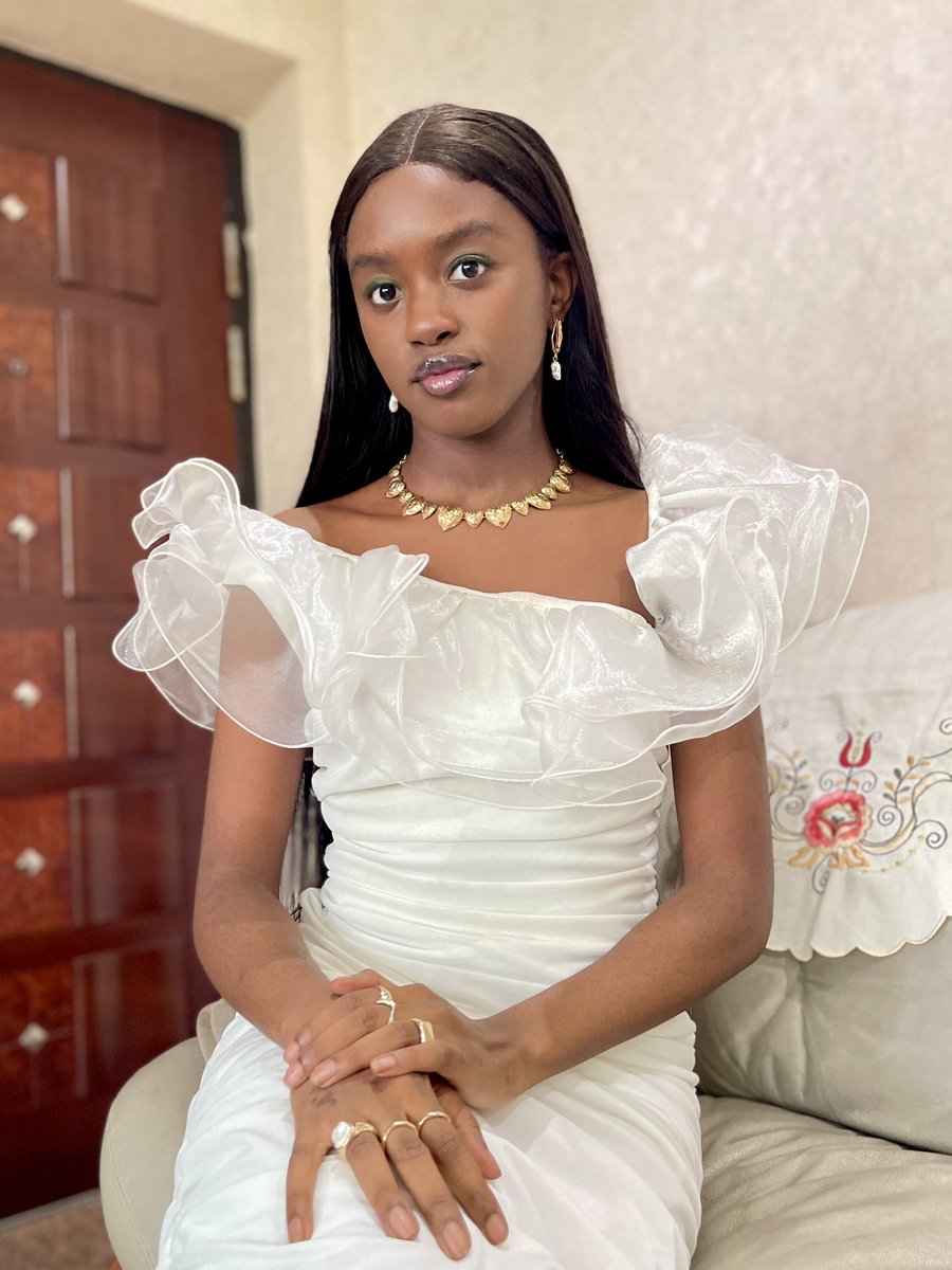 jeieldamina's tweet image. 2024 rolled around and here I am ☺️🥰 happy new year, my jewels 🥳