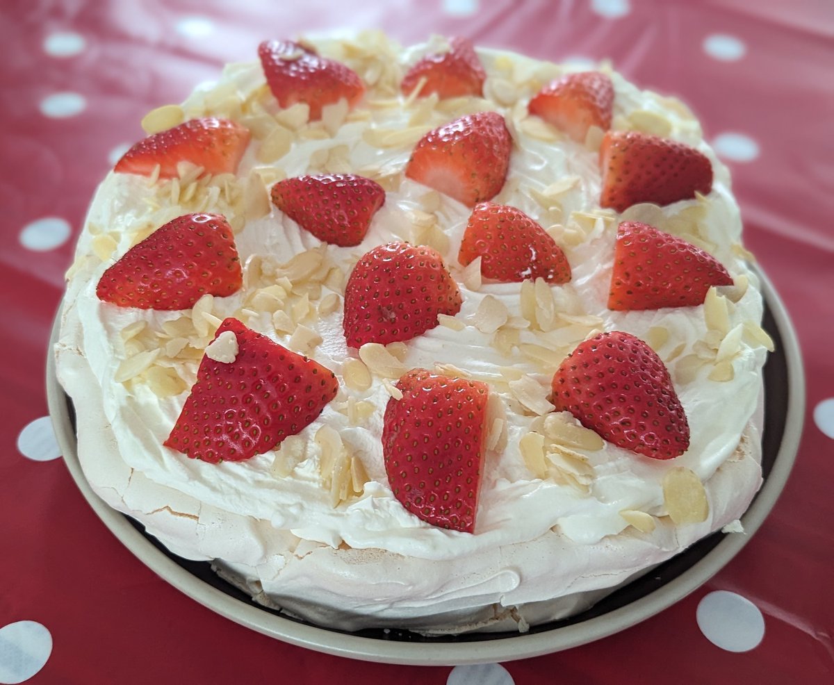 2024 is off to a cracking start! I just answered the 1st knock at the front door to be presented by this Strawberry Pavlova from our neighbour! A true random act of kindness! Now I am off to see @pompey in the 3pm kick off &amp; then watching @liverpoolfc v @nufc this evening! 🤞🤞🤞