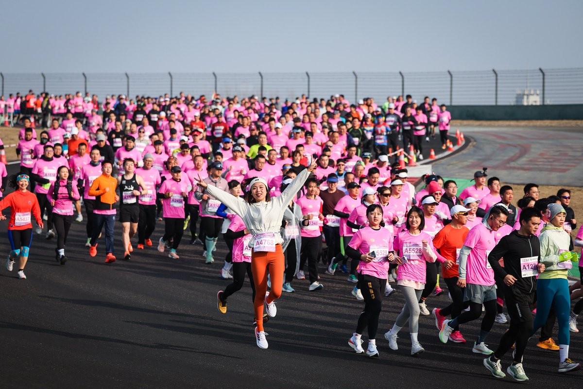 shanghai490528's tweet photo. The launching ceremony of the 4th Shanghai Citizen's Games &amp; the 10th #RunTheTrack kicked off at the #Shanghai International Circuit today,attracting nearly 9,000 runners. This year's event has been fully upgraded, including a 21km half #marathon and a 5.4km fun run. #NewYear2024 https://t.co/pgTjZbL4XB