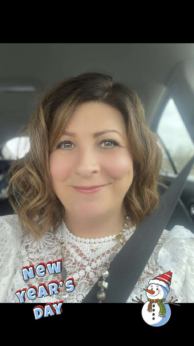 Happy New Year everyone! Here’s hoping 2024 brings health & happiness to all 🥳🎊💕🎶#newyear #happynewyear #newyearsday #newyearsday2024 #2024 #lisastanleymusic