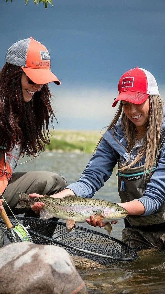 FishingFolkz's tweet photo. Good morning. ❣️🐟🎣

#fishing #fishinglife #fishingtrip  #MondayMotivation #Mondayvibes #Carol #Joye #Alaska #Cristo #Hawai #yuri #California #LondonFireworks #ThankYouGod #AuldLangSyne https://t.co/iv7rX3h9fE