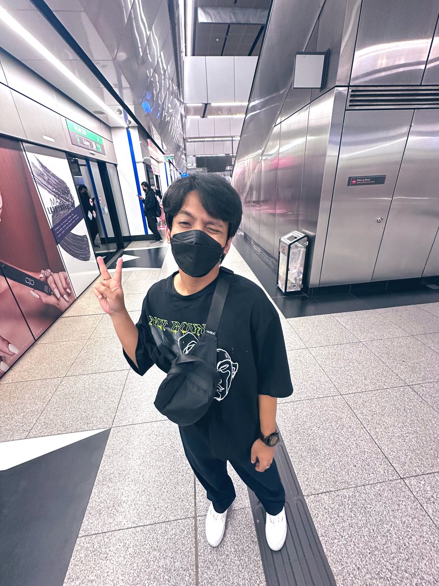 HashaRoslan's tweet photo. Thanks 2023.

Come on 2024!

*Slingbag @bnhsofficial X @MyVaska tak pernah menghampakan 👌 https://t.co/tX2OwUfUGv