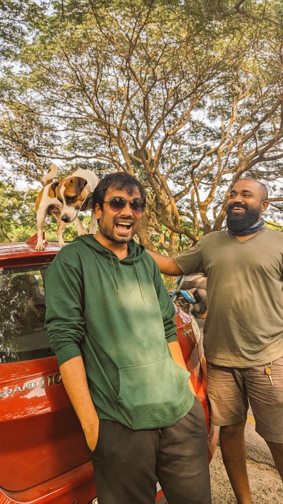 TheDhaadiBoy's tweet photo. Indha varusham evlo mudi kotta podho 🤔

Oru kalyanam pandra varaikum aavuthu mudi kudu andava 🌻

#InnikuMudinjuPochuEduthuMootaiKattu
#OoreKoothadikuthuVaadaVaada https://t.co/JasdWCPQjv