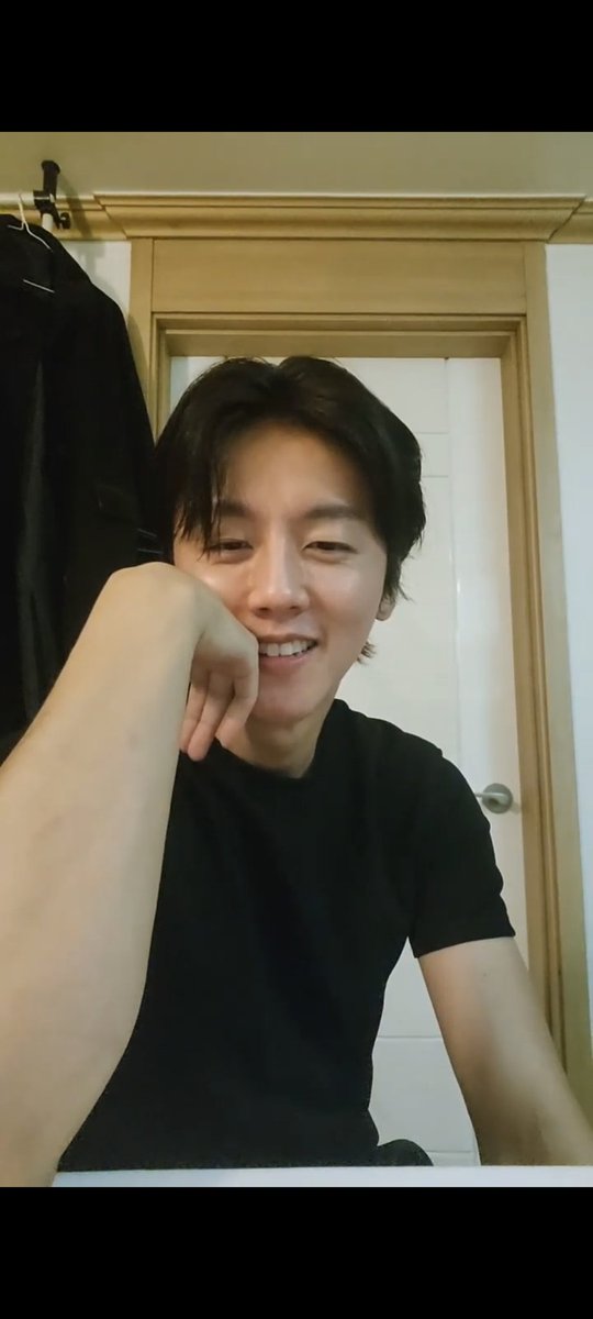 Jeonghee8787's tweet photo. 오늘 빈어스 방송 잘 봤어여 
잼있었어여ㅎㅎ❤️❤️❤️ https://t.co/PD2NpWQfO2