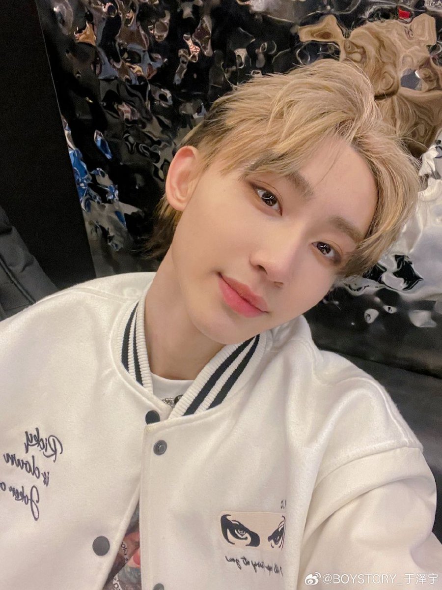 luvszeyu's tweet photo. [240101] Zeyu Weibo Update~ 🐟

Caption:
2023过的有意义且充实
2024加油！新年快乐～

Translate:
Live a meaningful and fulfilling life in 2023
Come on 2024! Happy New Year~​​​

#boystory #yuzeyu #于泽宇 #boystoryjyp #boystoryofficial

[1/2] https://t.co/u8fXIdB0kJ