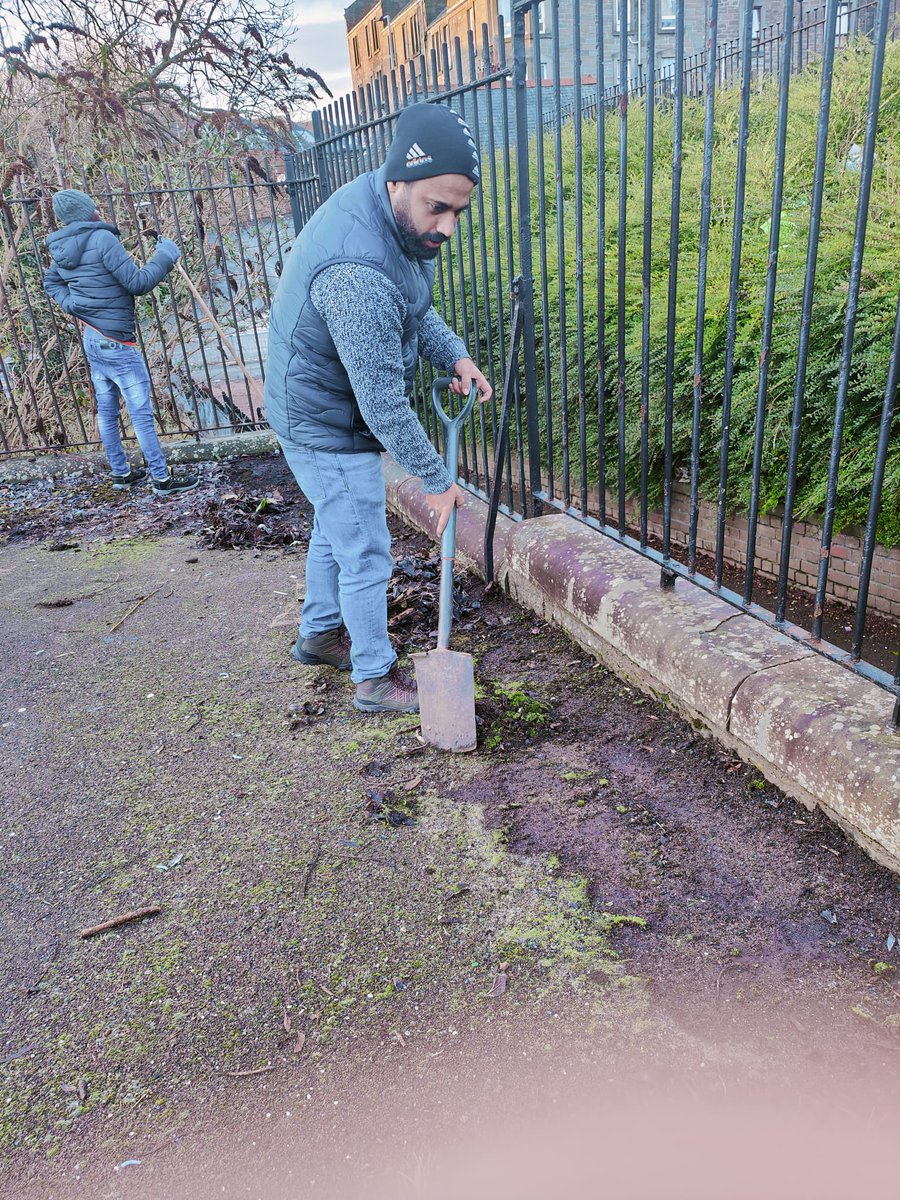 AMA_Dundee's tweet photo. Ahmadiyya Muslim community #Dundee started #NewYear2024 with prayers and doing litter pick/cleanup around the mosque on Fairbairn Street. #prayersforpeace https://t.co/qSQOZZPrLf