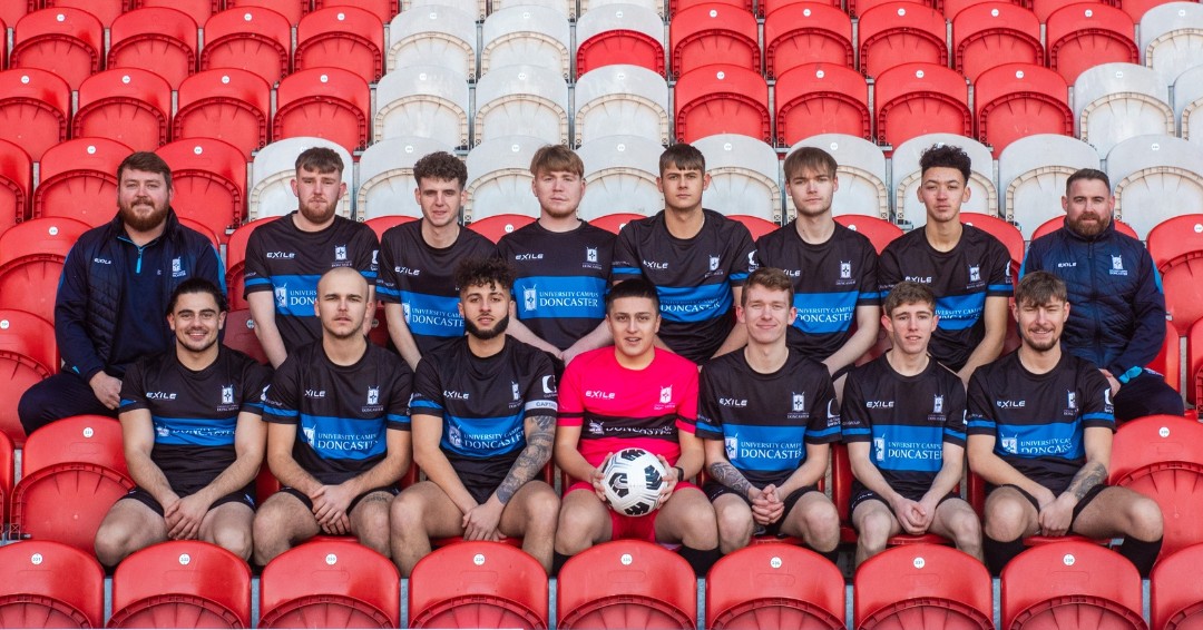 UniCampusDon's tweet photo. Fresh year, fresh gear. Pushing for promotion, the #UCDon men's football team kicked off February and the new year’s campaign sporting a brand-new look supplied by @ExileSportswear 

 #2023 #yearinreview https://t.co/KX3utKlVuW