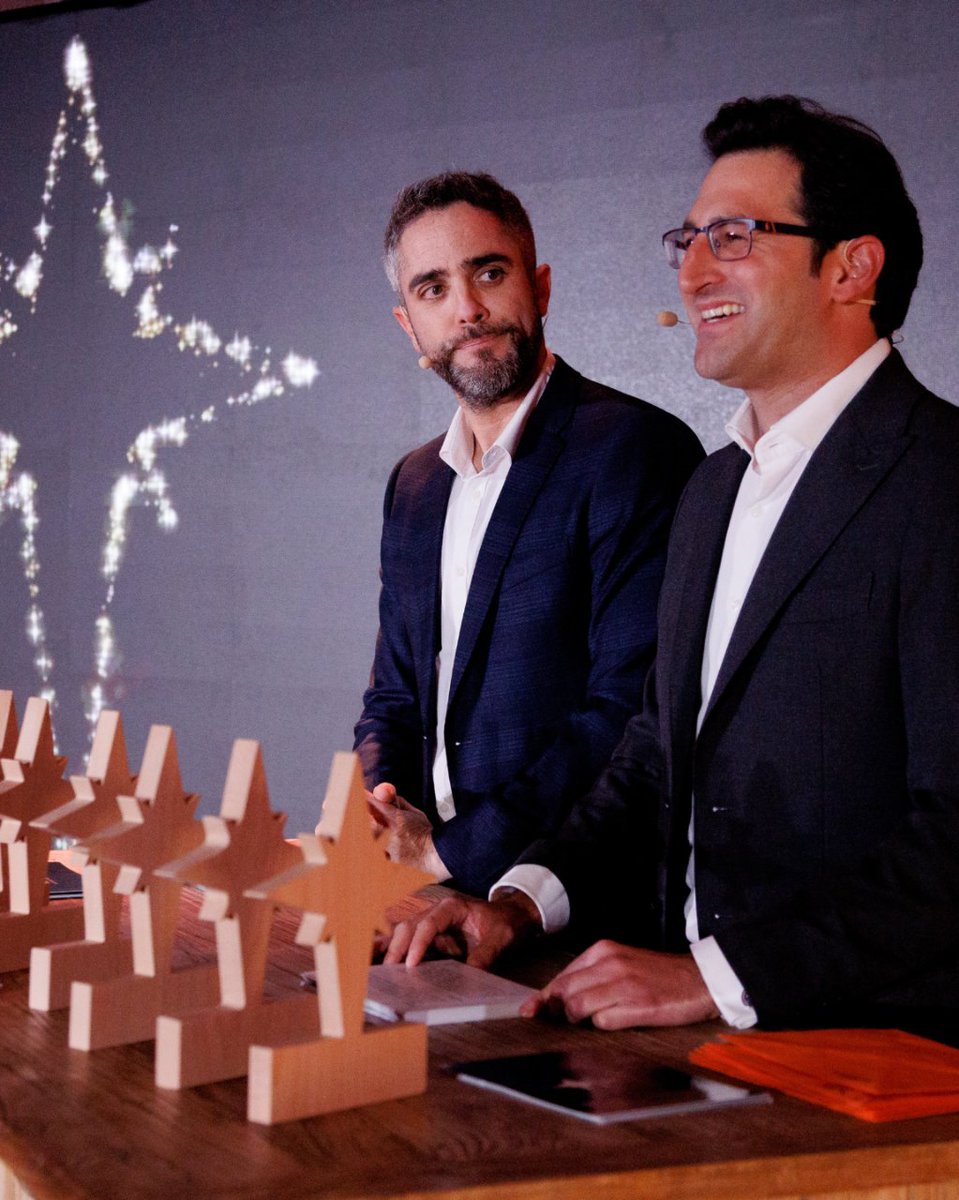 iatiseguros's tweet image. FELIZ AÑO FAMILIA IATI 🧡🌏
¡Cerramos con broche de oro el 2023 y abrimos las puertas a un 2024 lleno de retos y oportunidades! ✨
Nos hace mucha ilusión compartir nuestro resumen del año en 10 momentos increíbles ⬇️👏