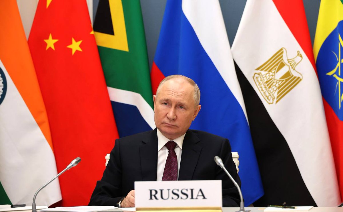 💬 President Vladimir Putin: On January 1, Russia was passed the baton of the #BRICS. ☝️ We will continue to promote all aspects of the BRICS partnership: politics and security, economy and finance, as well as cultural and humanitarian contacts. 🔗 t.me/MFARussia/18694