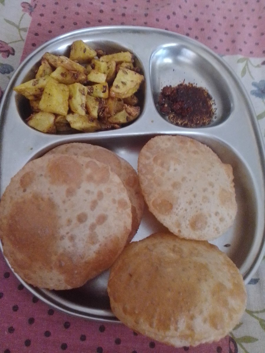 Anytime best Lunch #PuriBhaji #Puri #AlooBhaji 😋