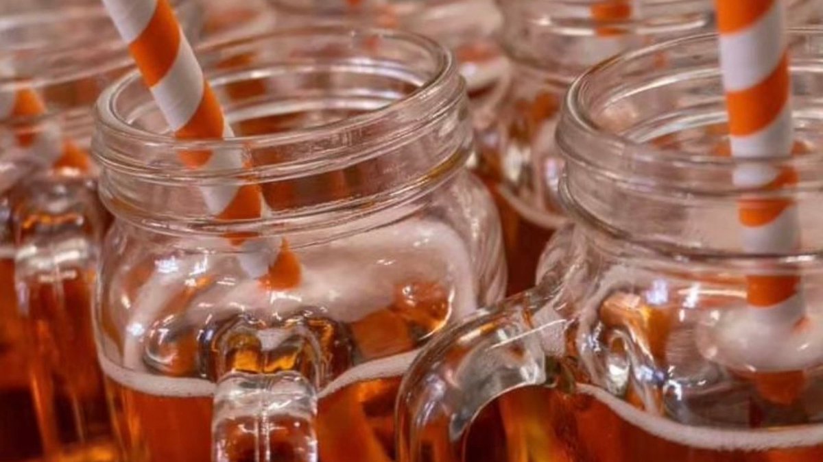 On day 11 of The Crane Event Christmas Countdown, we think back to bringing the fun of the fair to an International Educational Business to welcome their VIPs. We’re talking mindreading tour guides, personalised cotton candy and mirrors crazier than a clown car! #theme #events