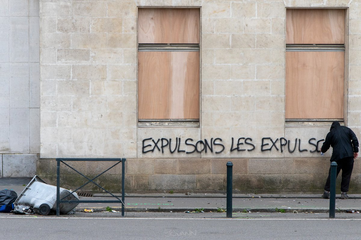SuvannPhotos's tweet photo. Récap 2023 des meilleurs tags, pochoirs, collages capturés avec mon appareil
Album complet : https://t.co/XEFrsJXvy3 https://t.co/4g9ocdmB0x