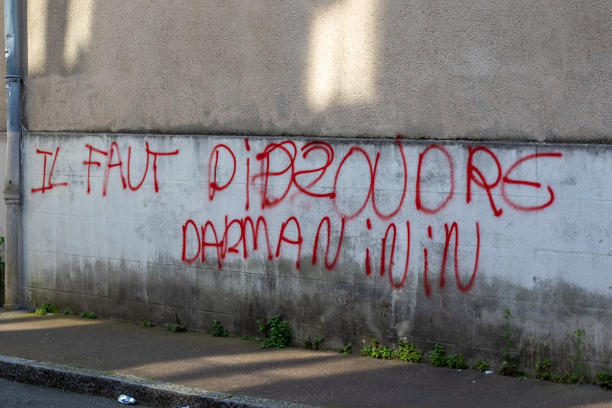 SuvannPhotos's tweet photo. Récap 2023 des meilleurs tags, pochoirs, collages capturés avec mon appareil
Album complet : https://t.co/XEFrsJXvy3 https://t.co/4g9ocdmB0x
