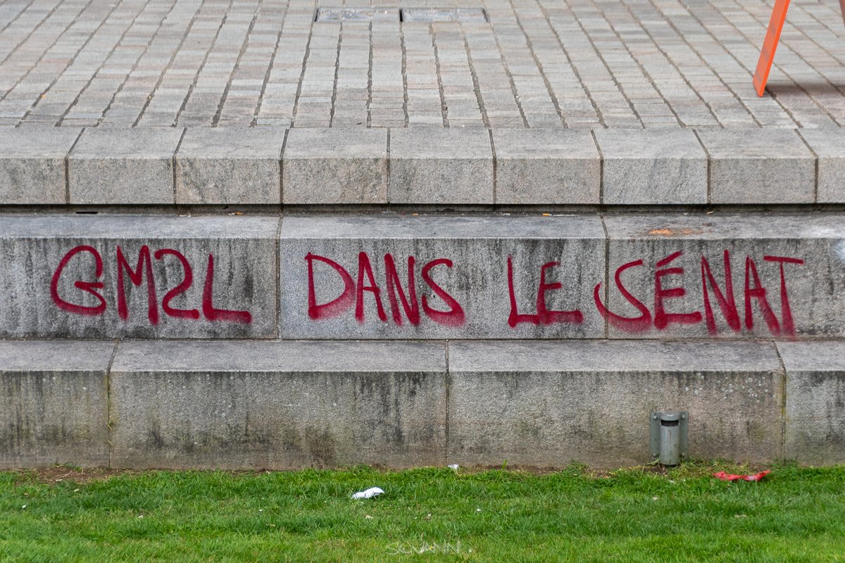 SuvannPhotos's tweet photo. Récap 2023 des meilleurs tags, pochoirs, collages capturés avec mon appareil
Album complet : https://t.co/XEFrsJXvy3 https://t.co/4g9ocdmB0x