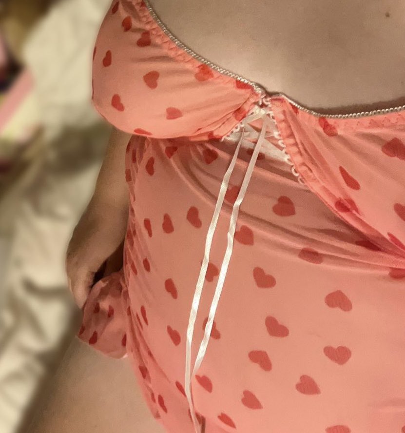 GoddessxMaria's tweet photo. Heard you like BBW dommes, here's me being nice and showing you my sexy body, too bad you're a pathetic little cuck, so you're only allowed to look.
Maybe I'll use you for my own pleasure bc that's the only pleasure that counts. https://t.co/NP9ohH7IT6