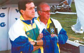 MITO 2: 94 ERA RUPTURA COM O FUTEBOL BRASILEIRO

Parreira dizia que a seleção de 94 praticava os mesmos princípios do futebol brasileiro: defesa por zona, posse de bola, controle do ritmo, aproximação, drible, funções. E ele sempre esteve certo.
