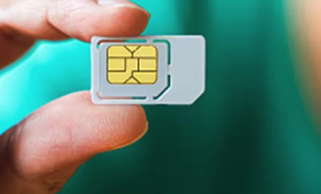 FirstDose11's tweet image. सिम कार्ड खरीदने के बदले नियम, साइबर अपराध पर लगेगा ब्रेक  
1 जनवरी 2024 से सिम कार्ड खरीदने के लिए नया नियम लागू  
 बल्क में सिम कार्ड खरीदने वाले रिटेलर्स का पुलिस वेरिफिकेशन अनिवार्य  #SimCardRules #SimCard | Bulk Sim Card Rules