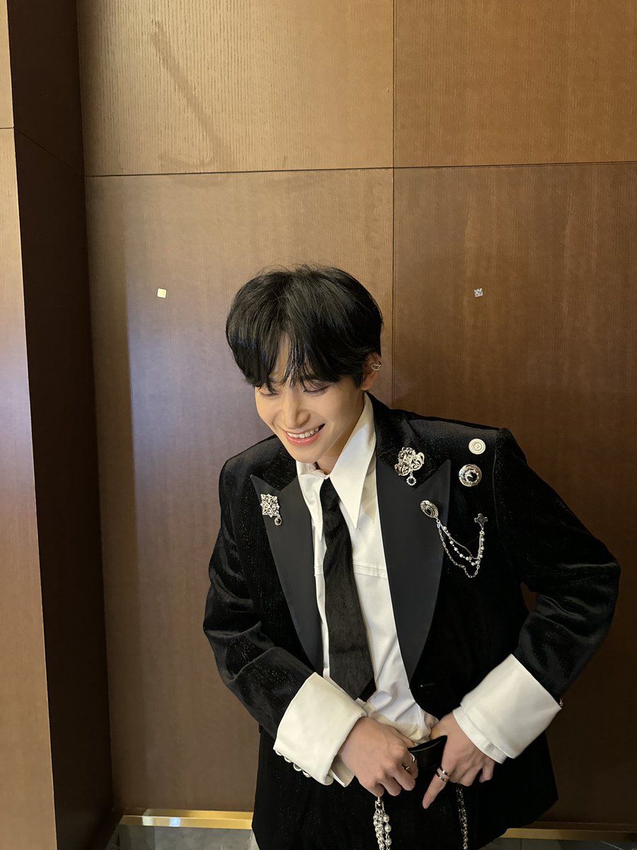 CRAVITY_twt's tweet photo. 🎄😝❤️
#정모 #러비티 #크래비티 https://t.co/9gcS5ystFe