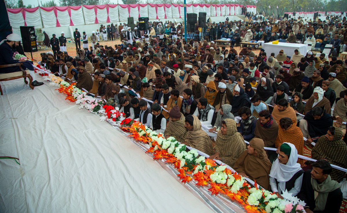 islaheejamaat's tweet photo. (2/2)
Annual Melad e Mustafa SAWW and Haq Bahoo Conference Branch Fateh Pur Distt Layyah Monday, January 1, 2024.

Presided and Special Address by His Excellency Sahibzada Sultan Ahmed Ali Sb (Sec Gen Islahee Jamaat)

#IslaheeJamaat #Alarifeen #SultanBahoo #Layyah https://t.co/PTHQnp04Co