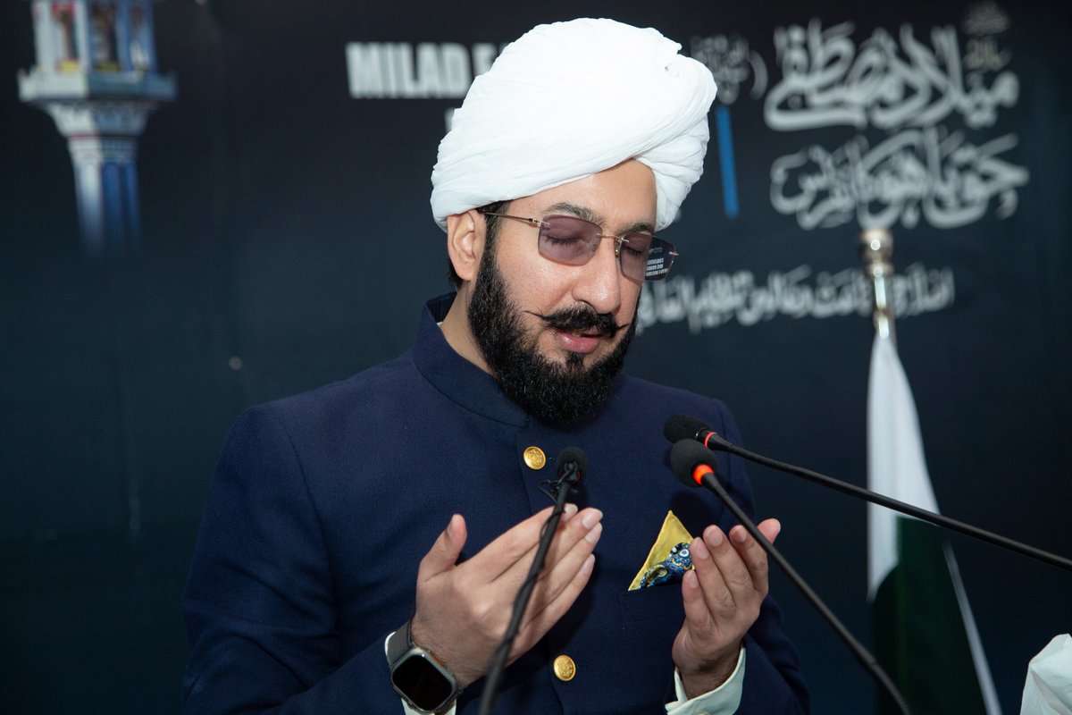 (2/2)
Annual Melad e Mustafa SAWW and Haq Bahoo Conference Branch Fateh Pur Distt Layyah Monday, January 1, 2024.

Presided and Special Address by His Excellency Sahibzada Sultan Ahmed Ali Sb (Sec Gen Islahee Jamaat)

#IslaheeJamaat #Alarifeen #SultanBahoo #Layyah