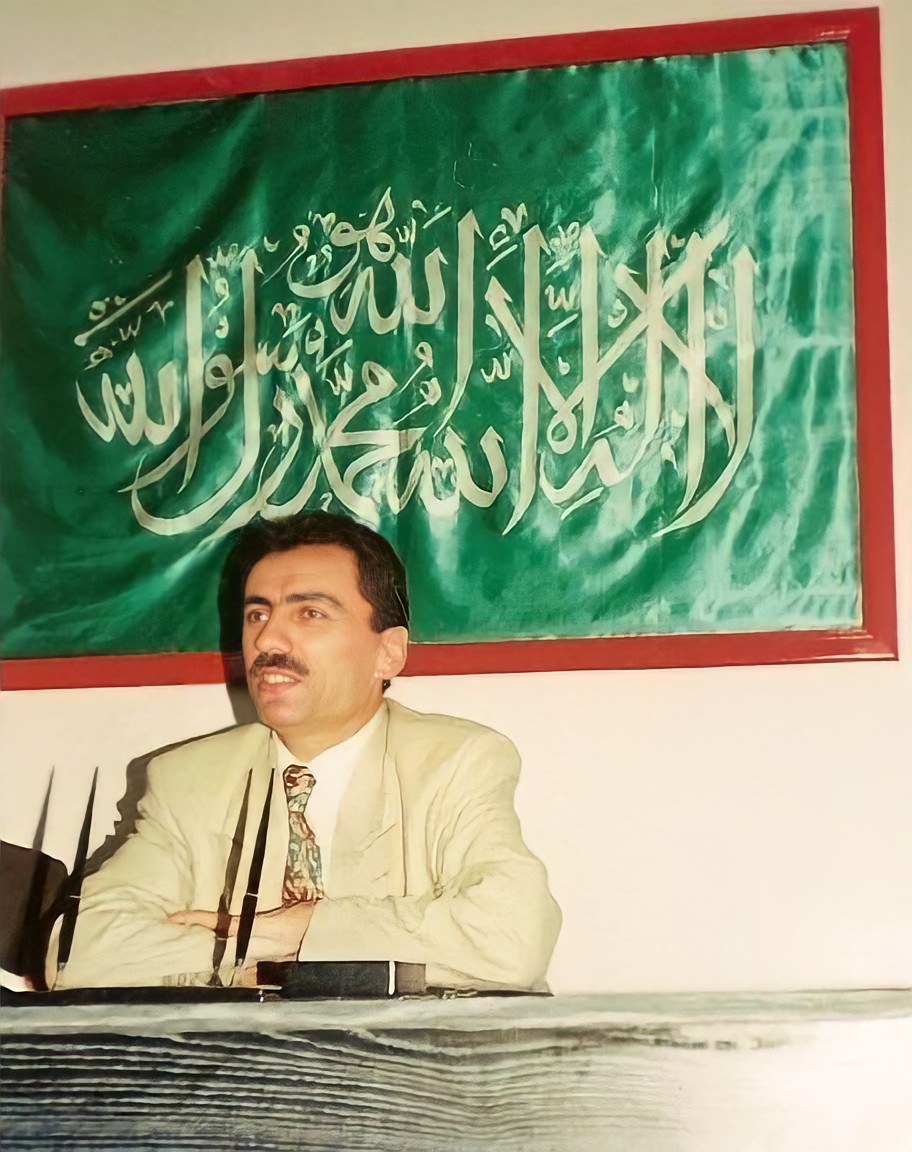 "İslâm hassasiyeti olmayan
Milliyetçiliğin içi boştur."

Muhsin Yazıcıoğlu