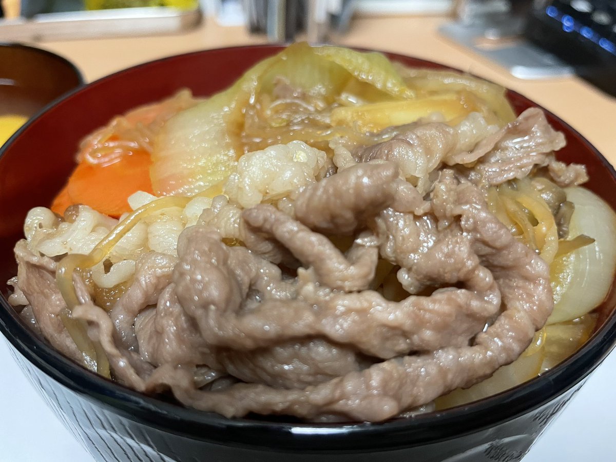 いいお肉過ぎてゆかたろ先生の胃が敗北 歳だワンねぇ…