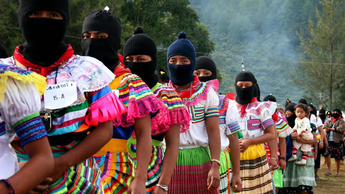 leonascimento07's tweet photo. “Escutaram? É o som do mundo desmoronando. É o nosso ressurgindo.”

30º aniversário do início da guerra contra o esquecimento. Em 1º de janeiro  de 1994, a insurreição dos povos Maya organizou a revolta e reinventou a  política da vida. Desde então, o Movimento Zapatista nos + https://t.co/91kJ8x2t8U