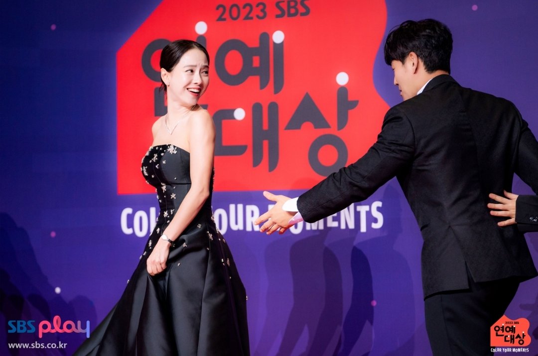 yeppojihyo_'s tweet photo. Song Jihyo at the 2023 SBS Entertainment Awards Photo Wall/Red Carpet HD Official Photos

BRIGHTEST STAR SONGJIHYO
#우리_최고의_런닝걸_송지효 #SongJiHyo 
#송지효 #SBSEntertainmentAwards2023 https://t.co/kUFBujXJWS