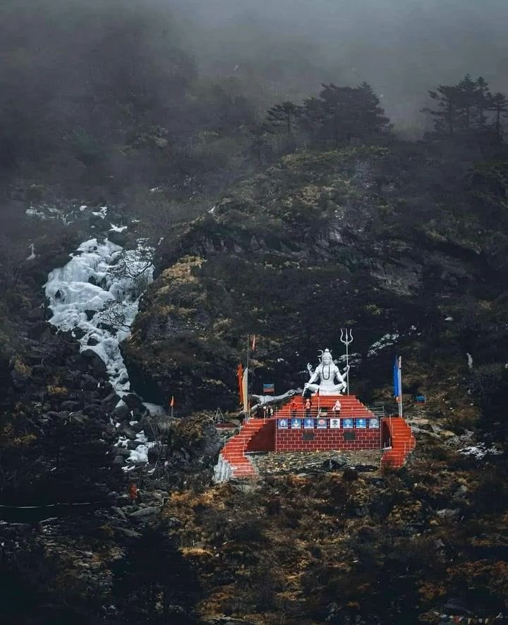 GoNorthEastIN's tweet photo. Shiva Statue at Changu Lake, Sikkim, India♥️🙏

https://t.co/JEJ4M68PaP https://t.co/lccvF86P0G