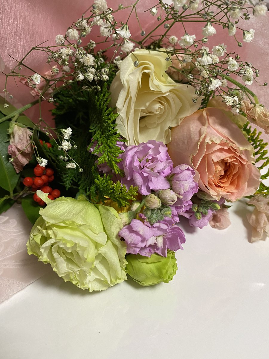 BeZukinchan's tweet photo. 職場��異動が決まり、たくさんの方々から餞別をもらいました💐
寂しいけど…みんなありがとう！ https://t.co/zDspz6o8yZ