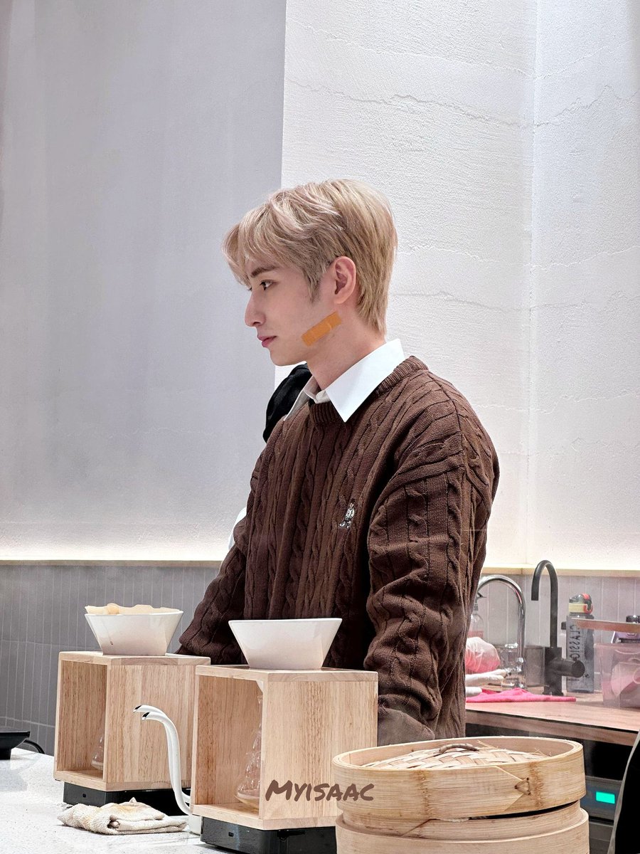 231231 MIL TOAST HOUSE 一日店長 🍞☕️ 2️⃣ <a href="/isaacvkm_1212/">Isaac Vkm</a> 

#IsaacVkm #邬凯名 #아이젝 #SKYE