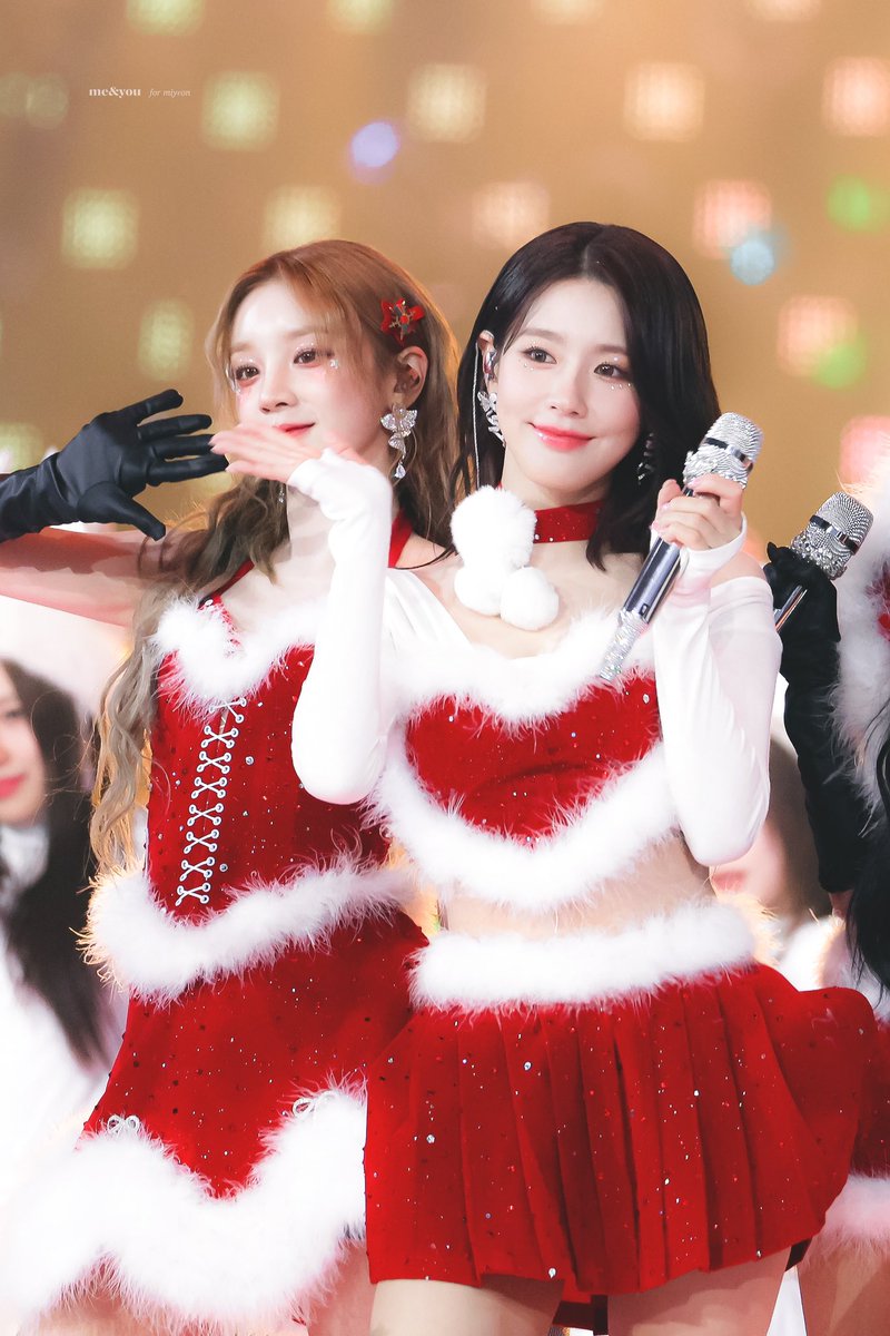 37_zip_'s tweet photo. 2023 가요대전 

2024도 잘부탁해💚
행복한일만 가득하자🫳🏻🫳🏻

#여자아이들 #아이들 #GIDLE #미연 #MIYEON #퀸카 #Queencard https://t.co/vsW5vhbnXt