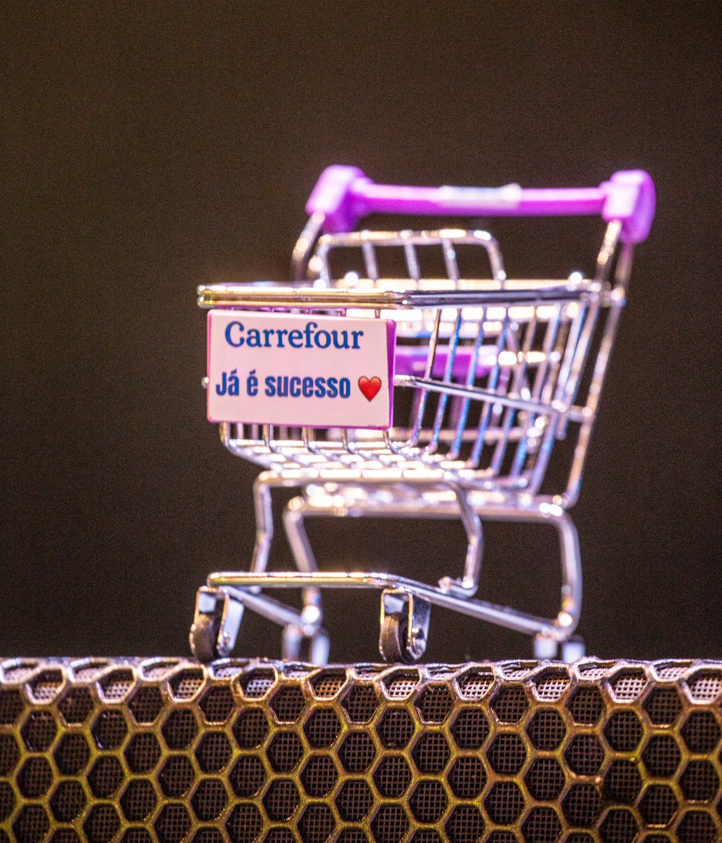 “Quero ver cê me agarrar num Carrefour lotado, você não tá nem doida…” 👀