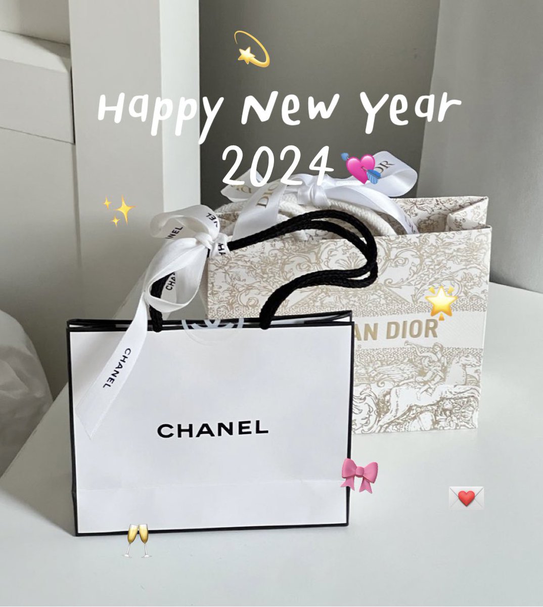 แจกลิป chanel rouge coco 1 รางวัล เพิ่งออกจากช่อปพารากอนเลย RT+FOLLOW สุ่มวันที่ 5 มคนี้ ‘ขอให้เป็น 2024 ที่ใจดีของทุกคนน้า’ 💌