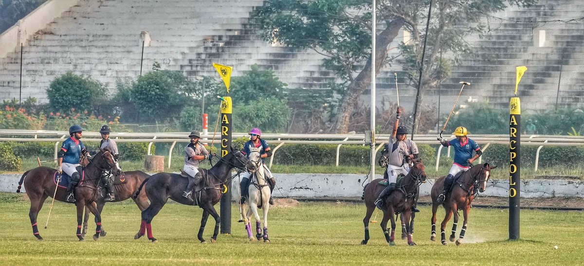 Starting the new year week  with ⚡👊🏼😎
#mondaymotivation
#mondaymood #newyear #newweeknewgoals #newweek 
#polo #polosport #poloteam #poloteams #sportsteam #sports #winterpoloseason #polofinals #tournamentfinals #EquestrianShowdown #polofield #polofun  #polopolo #polotournament