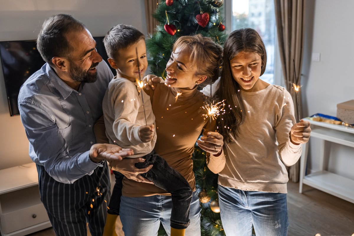 minyardplumber's tweet photo. May your family have peace, love, and blessings throughout the coming year. Happy 2024! https://t.co/Wu0oTKRUvs