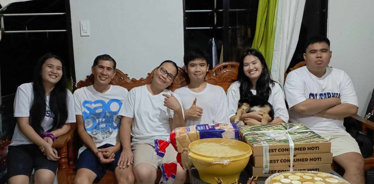 jJAMmpong's tweet photo. Christmas X New Year Celebration https://t.co/RC6X2u0QTz