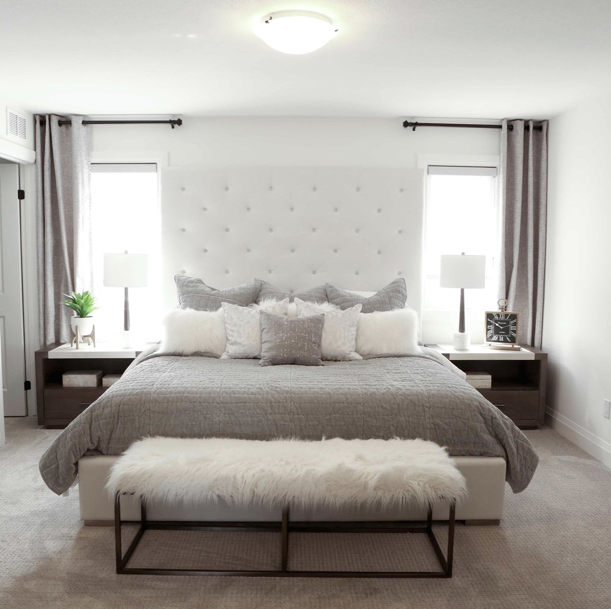 MountainviewHms's tweet image. Starting 2024 on the right foot! Rise and shine!

#happynewyear #firstdayoftheyear #showhome #modelhome #loveyourhome #niagara #niagaraliving #niagararegion #holidayseason #newyears #newyearseve #MountainviewHomes #MountainviewBuildingGroup