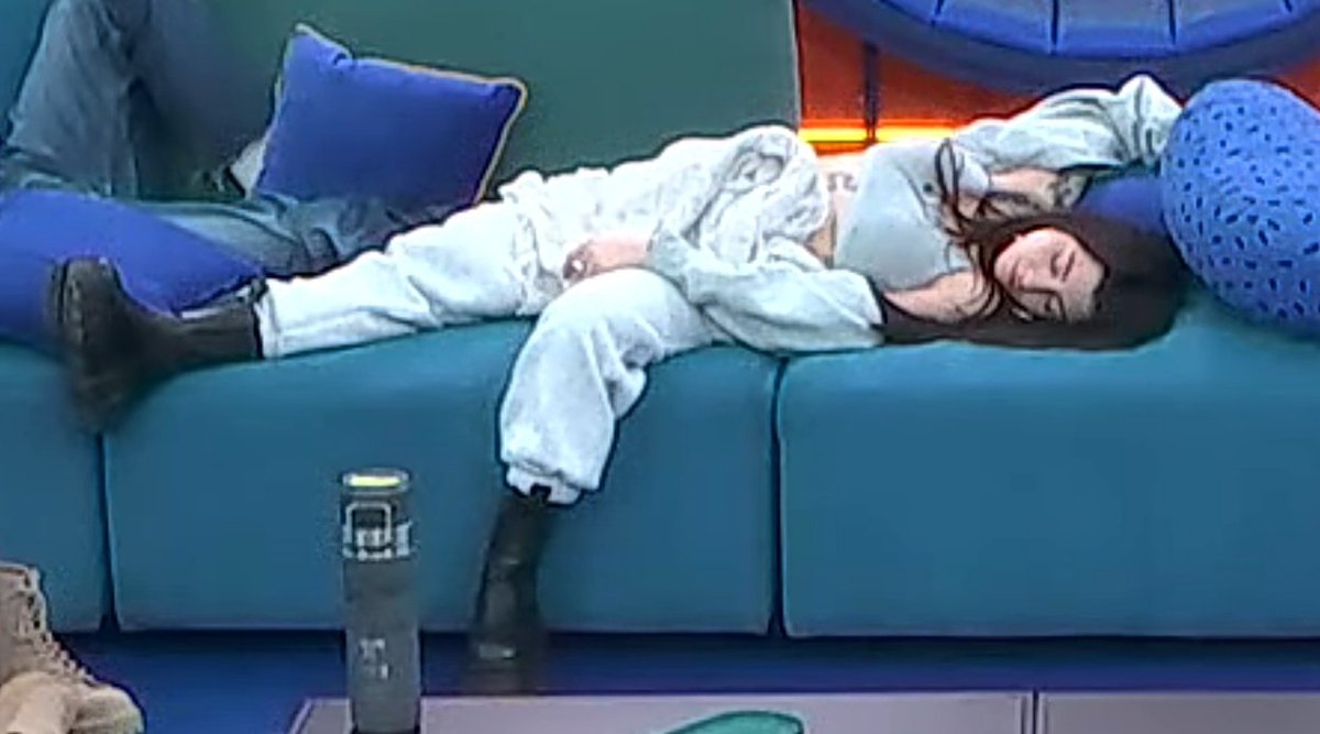 REPERTORIO DE NAIARA
Gala 0 - balada pop rock 
Gala 1 - musica verbena
Gala 2 - bachata 
Gala 3 - balada folklorica 
Gala 4 - trap
Gala 5 - flamenco pop

Ahora seguid diciendo que ha cantado el mismo registro💋 
A dormir todo el mundo la siesta! #OTDirecto1E