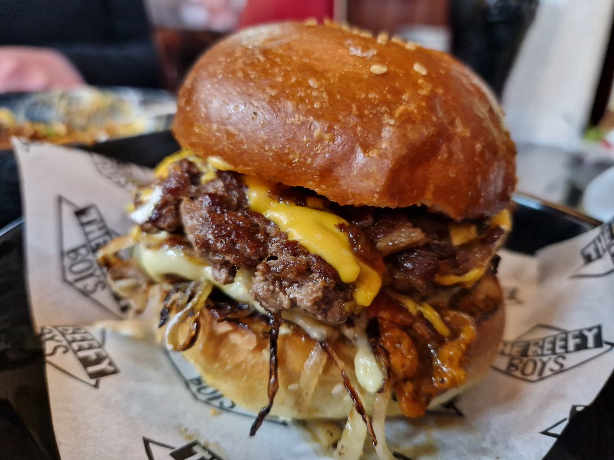 bunter1307's tweet photo. Well worth road trip to Hereford and another excellent meal @thebeefyboys Happy New Year x https://t.co/wb8V5XBZAe