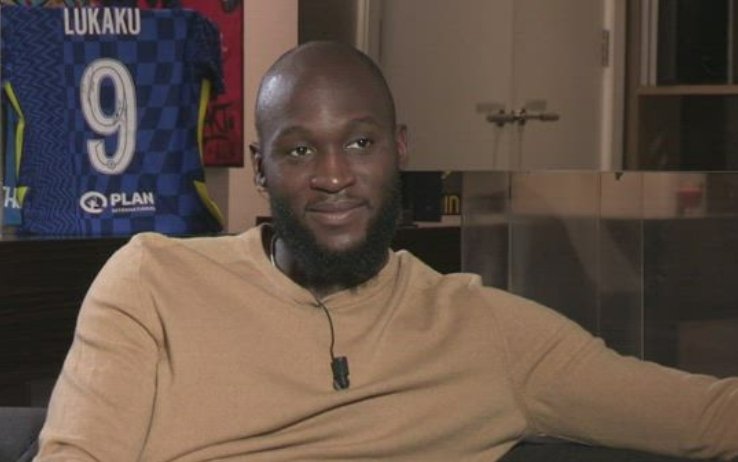 December 2021: Romelu Lukaku did *that* explosive interview saying he wasn't happy at Chelsea. January 2024: He's still technically a Chelsea player (on loan at Roma) Unbelievable really 😳