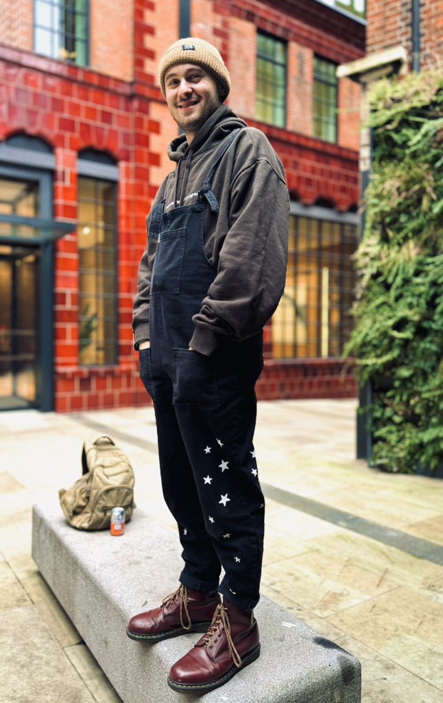 uniukajack's tweet photo. Felt cute. Might delete later. @LucyandYak @HATW_uk @drmartens #InMyYaks https://t.co/ZkRnZFRlJ1