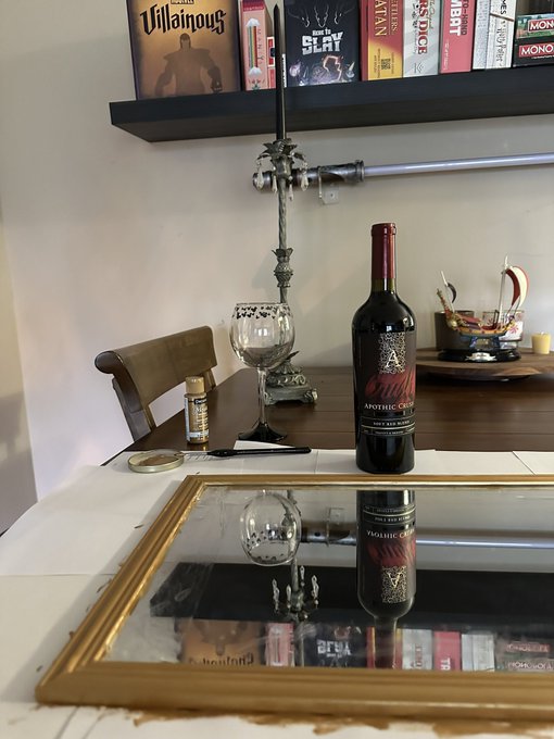 Best way to spend New Year&rsquo;s Day is painting  props for my photos #painting #diy #creator https://t.<a href="/tag/diy"class="tags"><span>#diy</span></a><a href="/tag/painting"class="tags"><span>#painting</span></a><a href="/tag/creator"class="tags"><span>#creator</span></a>