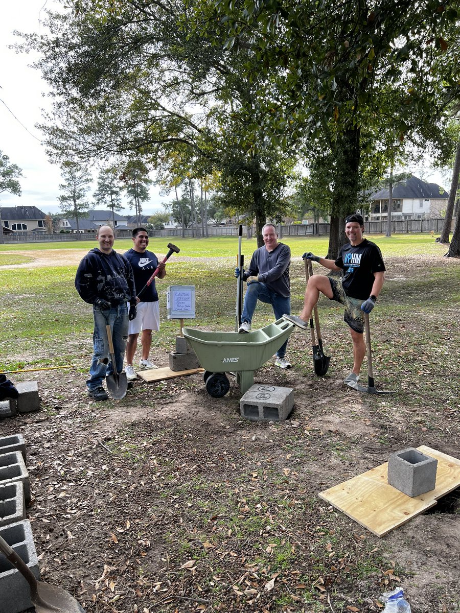 Different kinda workout to kick off the new year. Post digging for our pull up bars coming soon! 

<a href="/F3Nation/">F3</a>