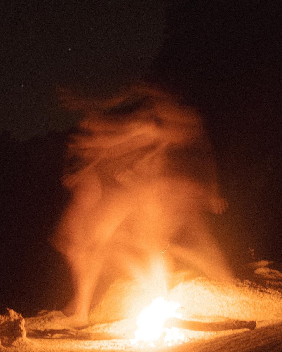 Years rollin’, photography remains. Happy 2024, fam ✨ https://t.co/MO7hXhXfOb