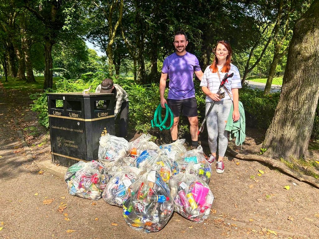 ILoveSeftonPark's tweet photo. Fancy doing some volunteering in Sefton Park in 2024?

Our litterpicks &amp; clean ups (all Sundays, 11am-12:30pm, all kit provided):

❄️21/01, 18/02, 17/03
🌱21/04, 19/05, 16/06
🌞21/07, 25/08, 15/09
🍂27/10, 17/11, 29/12

Meet at cafe by Eros❤️
Refreshments for all vols💚

Pls RT🙏 https://t.co/AZY2JiI2vx