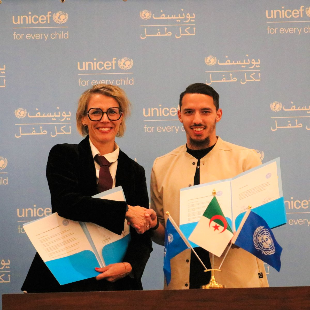 Ismaël Bennacer est devenu ambassadeur de l’UNICEF en Algérie ! 🇩🇿 Il aura comme mission de défendre les droits des enfants en Algérie, en œuvrant à promouvoir des pratiques alimentaires et sportives saines. Il travaillera également pour développer l’inclusion et l’éducation…