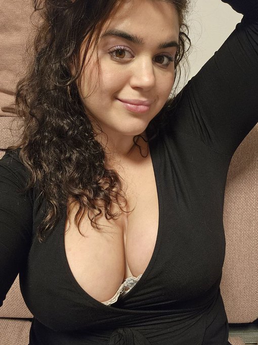 Your New Year&rsquo;s resolution is to send more money to Me than you&rsquo;ve ever sent before. Hot findom brats