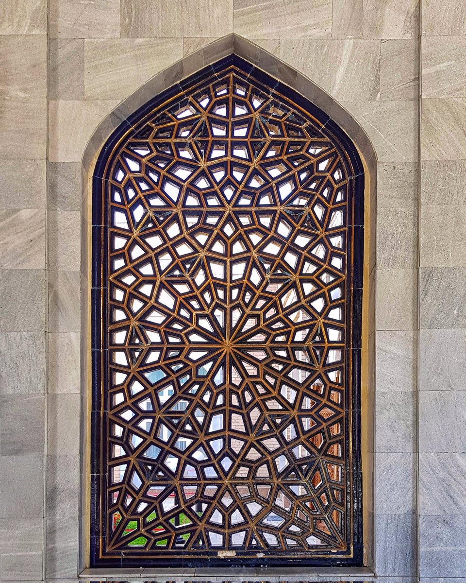 May I introduce you to this month's pattern, a window from the Imam Bukhari Mausoleum just outside Samarkand in Uzbekistan.
I'll be teaching how to draw this one at in-person workshops &amp; online via patreon Zooms + recordings + PDF guide.
See samiramian.uk to join me!